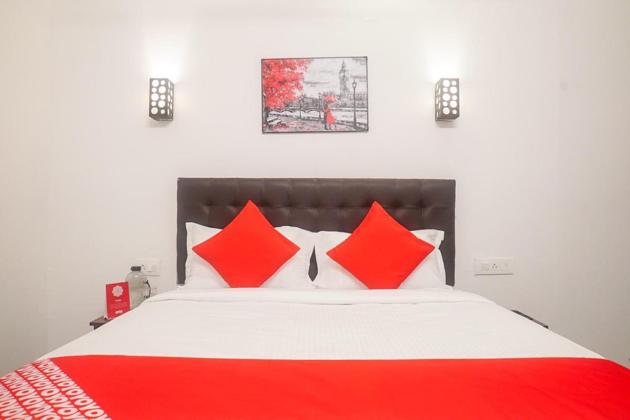 Hotel Oyo 13304 Divine Destination Pune Esterno foto